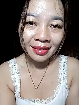 Yiyi102300 online show from 04/19/26, 07:27