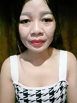 Yiyi102300 online show from 05/29/26, 09:46