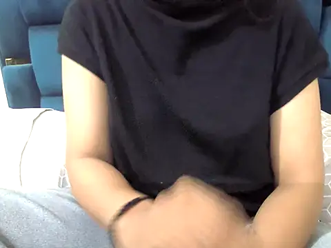 Aradya  online show from 04/13/26, 10:15