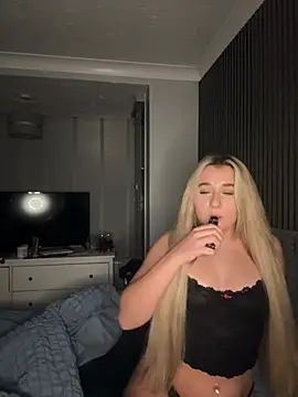 Rosienew  online show from 03/19/26, 10:47