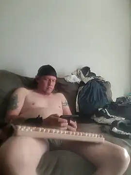 Snapshot of yourMasterisBored chatting on 05/25/26, 03:07 yourMasterisBored online show from 05/25/26, 03:07