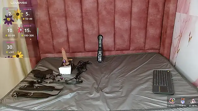 hilaryythompson online show from 04/28/26, 09:42