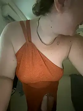 Snapshot of SecretBlondee chatting on 07/15/26, 11:15 SecretBlondee online show from 07/15/26, 11:15