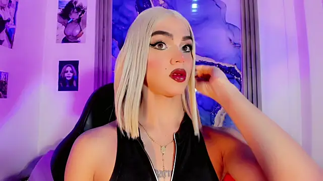 Snapshot of blonde_queen- chatting on 04/08/26, 02:55 blonde queen- online show from 04/08/26, 02:55