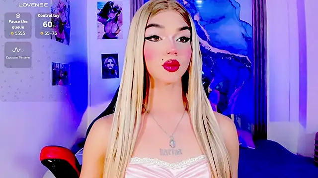 Snapshot of blonde_queen- chatting on 06/30/26, 07:31 blonde queen- online show from 06/30/26, 07:31