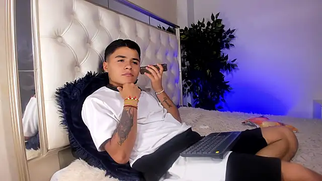 Liam Dustin online show from 05/31/26, 08:32