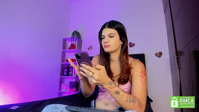 Snapshot of Mariana_and_Ronny chatting on 07/10/26, 08:00 Mariana and Ronny online show from 07/10/26, 08:00