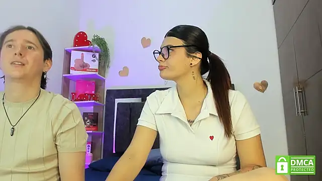 Snapshot of Mariana_and_Ronny chatting on 07/24/26, 09:24 Mariana and Ronny online show from 07/24/26, 09:24
