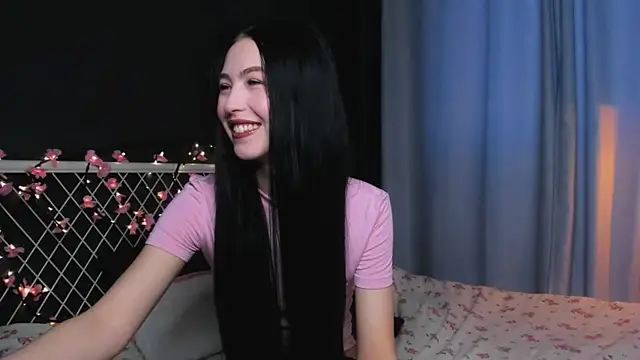Snapshot of lizaa_breeze chatting on 06/08/26, 04:29 lizaa breeze online show from 06/08/26, 04:29