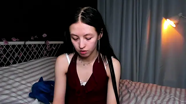 Snapshot of lizaa_breeze chatting on 07/05/26, 06:37 lizaa breeze online show from 07/05/26, 06:37