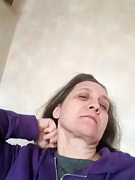 KatieLove133 online show from 04/13/26, 10:21