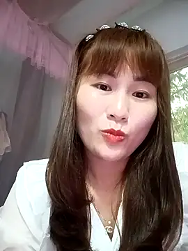 Lucxy-ki6 online show from 04/23/26, 01:07