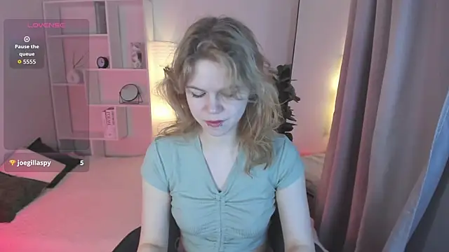 Snapshot of ElizabethVane chatting on 04/25/26, 05:43 ElizabethVane online show from 04/25/26, 05:43