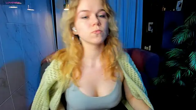 Snapshot of ElizabethVane chatting on 08/05/26, 05:21 ElizabethVane online show from 08/05/26, 05:21