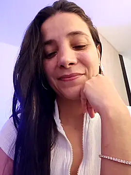 Snapshot of miaeyex chatting on 04/22/26, 12:07 miaeyex online show from 04/22/26, 12:07