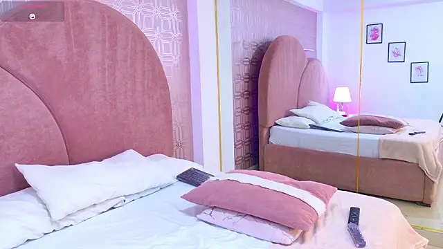 Snapshot of Melissa_Elana chatting on 03/26/26, 12:33 Melissa Elana online show from 03/26/26, 12:33