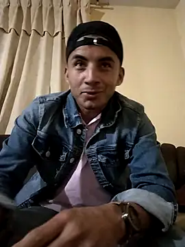 Snapshot of gabosexi007 chatting on 03/15/26, 06:19 gabosexi007 online show from 03/15/26, 06:19