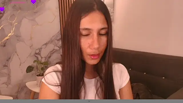 LucyBecker online show from 04/19/26, 10:12