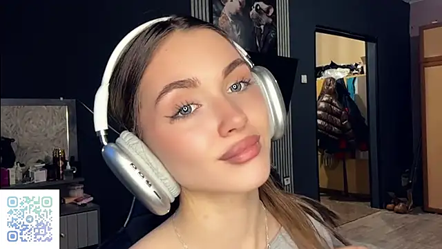 Veluxe online show from 03/19/26, 03:38