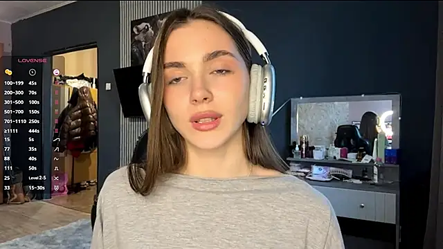 Veluxe online show from 03/29/26, 03:01