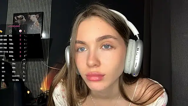 Veluxe online show from 04/09/26, 03:06