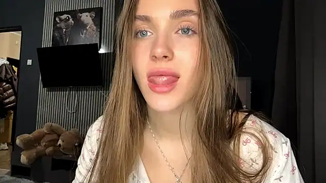 Veluxe online show from 04/17/26, 05:16