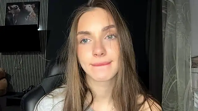 Veluxe online show from 04/20/26, 06:09