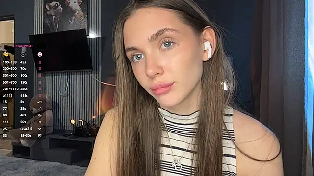 Veluxe online show from 04/21/26, 03:07