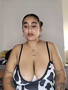 Snapshot of Mia_skyy18 chatting on 05/12/26, 11:40 Mia skyy18 online show from 05/12/26, 11:40