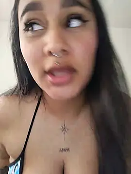 Snapshot of Mia_skyy18 chatting on 05/20/26, 12:22 Mia skyy18 online show from 05/20/26, 12:22