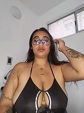 Mia skyy18 online show from 06/26/26, 04:55