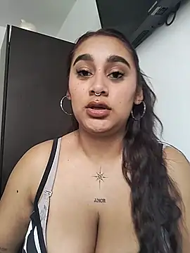 Mia skyy18 online show from 07/21/26, 04:42