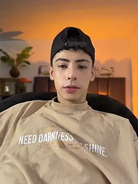 SebastianReed  online show from 04/06/26, 04:10