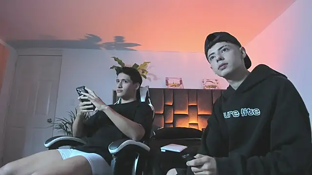 SebastianReed  online show from 04/25/26, 06:27