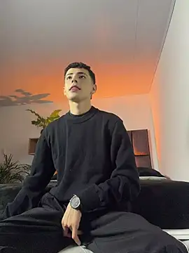 Snapshot of SebastianReed_ chatting on 05/21/26, 02:40 SebastianReed online show from 05/21/26, 02:40