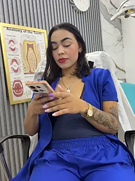 Snapshot of daniela-sexy chatting on 05/22/26, 01:50 daniela-sexy online show from 05/22/26, 01:50