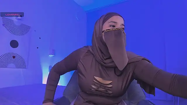 Snapshot of Aminaa_Kaarim chatting on 07/14/26, 02:05 Aminaa Kaarim online show from 07/14/26, 02:05