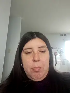 Snapshot of melucita chatting on 05/16/26, 05:45 melucita online show from 05/16/26, 05:45