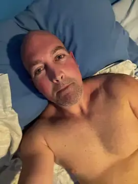 Snapshot of BadboyBilly4481 chatting on 03/15/26, 04:07 BadboyBilly4481 online show from 03/15/26, 04:07