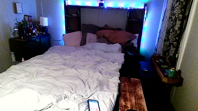 Snapshot of VikingNJosslyn26 chatting on 03/15/26, 08:20 VikingNJosslyn26 online show from 03/15/26, 08:20