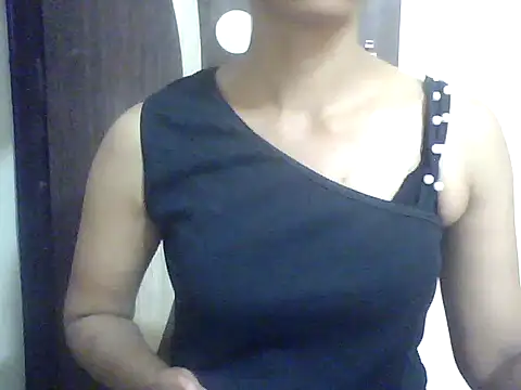 Snapshot of Sonam1186 chatting on 05/13/26, 01:30 Sonam1186 online show from 05/13/26, 01:30