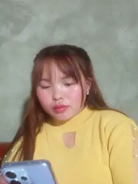 Snapshot of Mina_xYx chatting on 03/15/26, 10:32 Mina xYx online show from 03/15/26, 10:32