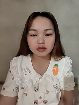 Snapshot of Mina_xYx chatting on 05/24/26, 04:12 Mina xYx online show from 05/24/26, 04:12