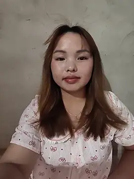 Snapshot of Mina_xYx chatting on 06/06/26, 01:27 Mina xYx online show from 06/06/26, 01:27