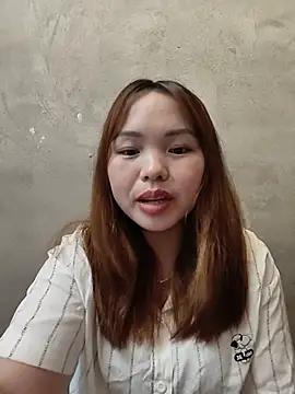 Snapshot of Mina_xYx chatting on 06/09/26, 04:35 Mina xYx online show from 06/09/26, 04:35