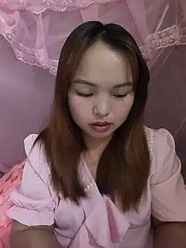 Snapshot of Mina_xYx chatting on 06/10/26, 04:45 Mina xYx online show from 06/10/26, 04:45