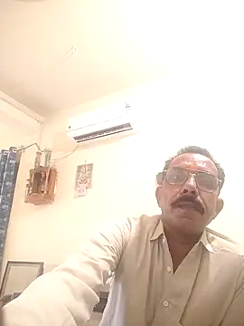 Snapshot of biger_top chatting on 07/15/26, 08:08 biger top online show from 07/15/26, 08:08