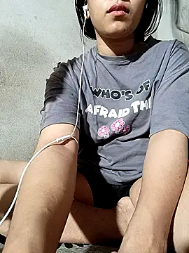 Pari 76 online show from 03/19/26, 06:56