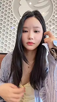 Snapshot of anan_2121 chatting on 04/21/26, 03:35 anan 2121 online show from 04/21/26, 03:35