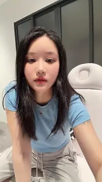 Snapshot of anan_2121 chatting on 04/22/26, 01:23 anan 2121 online show from 04/22/26, 01:23